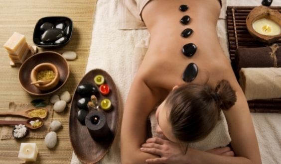 Top 5 Reasons You Should Get a Hot Stone Massage